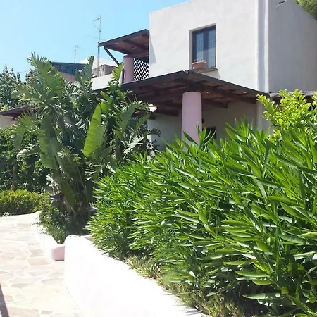 Holiday home Salina Acroeoliano In *