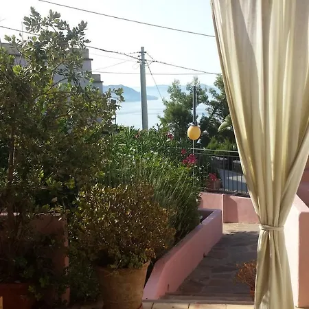 Salina Acroeoliano In Holiday home *