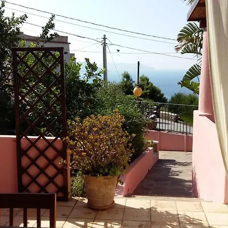Salina Acroeoliano In Holiday home Leni